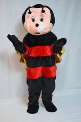 בובת ענק חיפושית