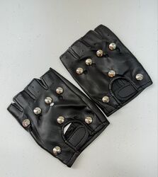 כפפות פנקיסט.