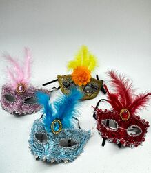 מסכות נשף צבעוניות